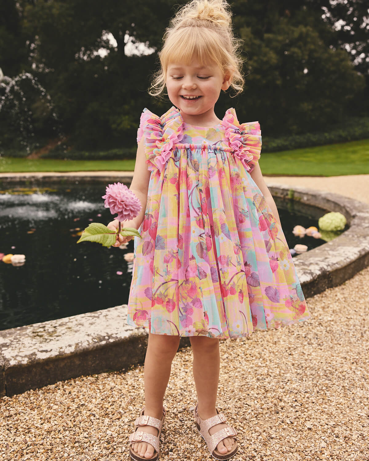 Trendaavat kevään mekot